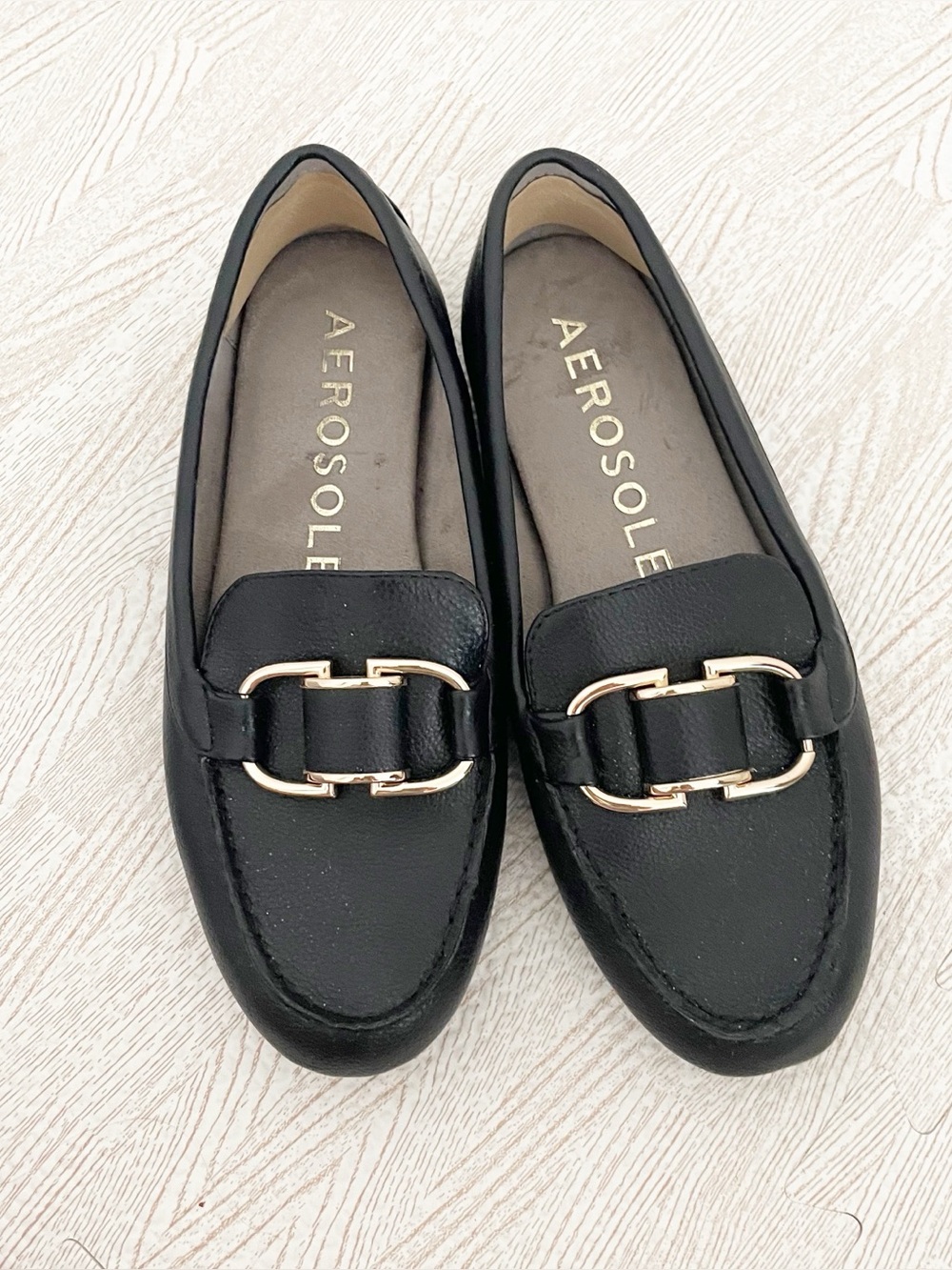 Aerosoles Denver black leather loafers size 8.5